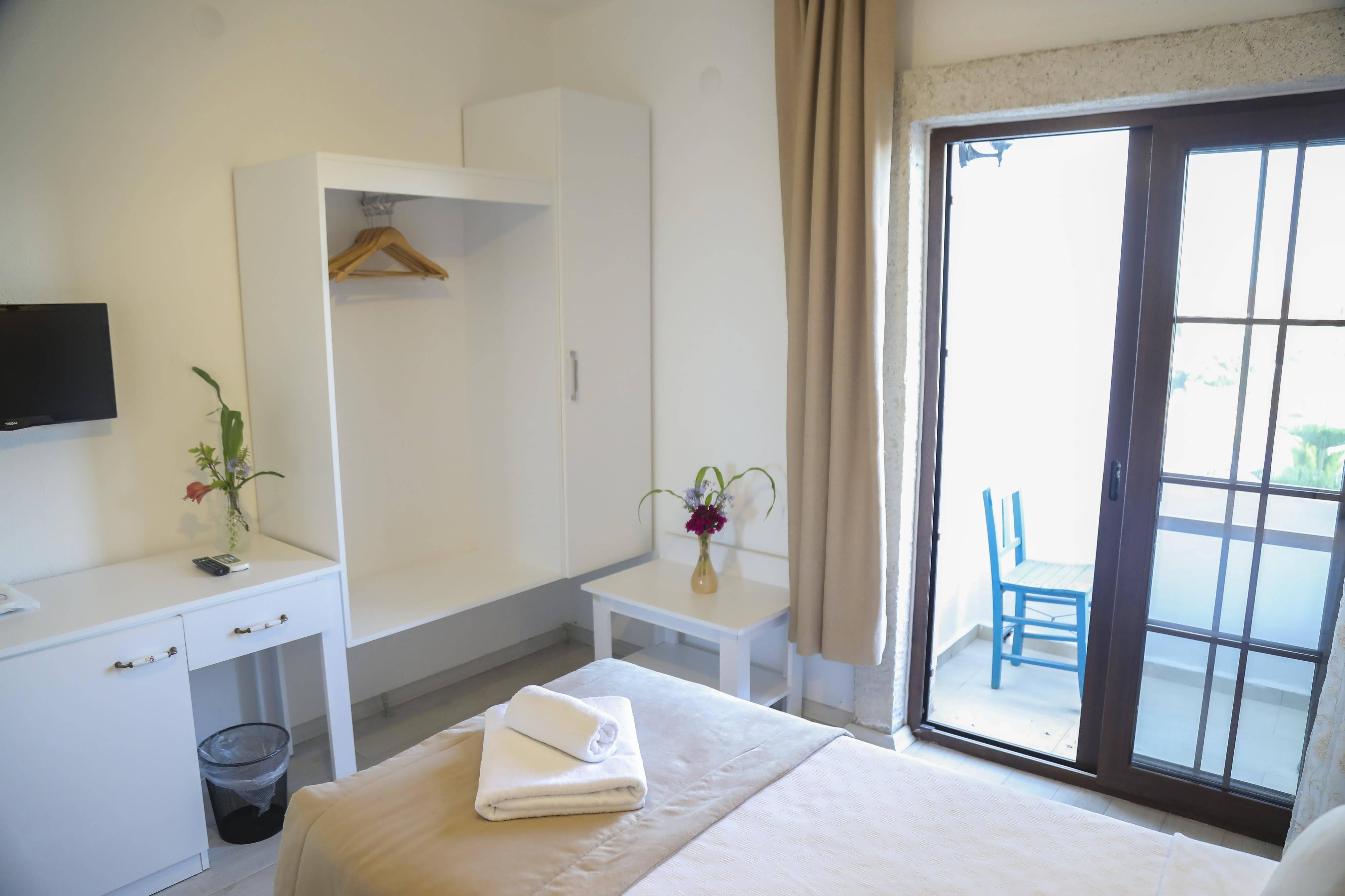 Aksu Hotel Alaçatı Buitenkant foto